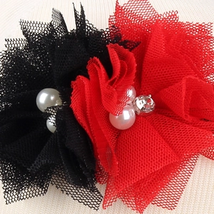 Bandeau de Noël pour bébé avec fleurs en résille rouge noir et détails en strass perle