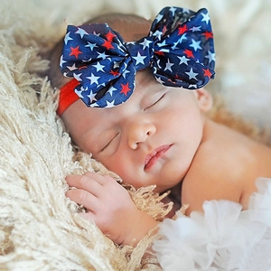 Fascia per Capelli Patriottica per Neonati Con Fiocco Giorno dell'Indipendenza Motivo a Stelle in Chiffon Elastico per Neonati Foto Prop