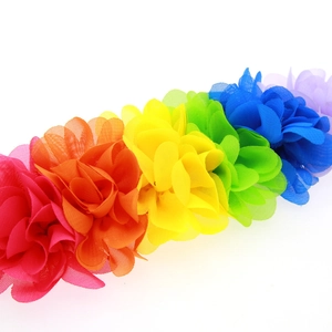 Fascia per capelli con mini fiori di chiffon arcobaleno per bambini e petali in rete
