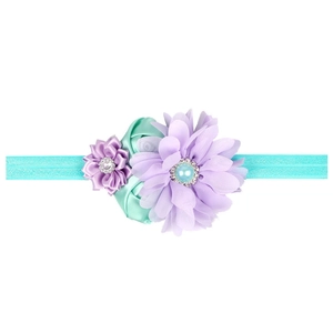 Fascia elastica neonata con rosa in chiffon viola, strass e nastro di pizzo azzurro
