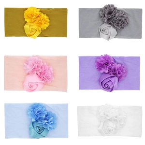 Lot de six bandeaux à fleurs pour bébé en plusieurs coloris avec détails de roses