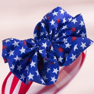 Macro de bandeau bébé avec nœud étoilé et rayé pour la fête de l'Indépendance USA