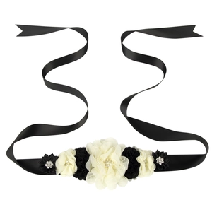 Ceinture de maternité noire avec fleurs crème faites main et cristaux étincelants