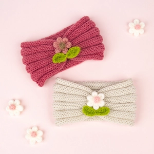 Détails de bandeaux tricotés avec fleurs faites à la main et feuilles pour nourrissons