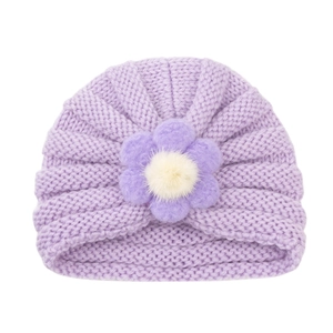 Bonnet turban tricoté pour bébé violet clair avec grande fleur et pompon blanc doux