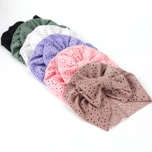 Détails des bandeaux pour bébé en tissu ajouré avec nœuds papillon en six couleurs