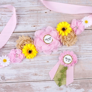 Detailed set of floral Mommy To Be sash and Daddy To Be badge for baby shower parties