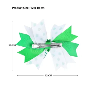 Détail du dos du nœud de la Saint-Patrick avec spécifications de taille de 12x10 cm