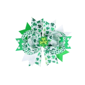 Barrette à nœud multicouche de la Saint-Patrick avec trèfles verts et blancs