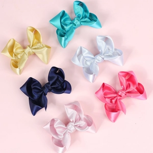 Set aus sechs farbenfrohen 4-Zoll Satin-Haarschleifen mit Krokodilklemmen für Mädchen