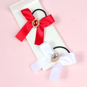 Elegantes Set Haargummis mit Satin-Schleife in Rot und Weiß mit glänzendem Strass-Dekor