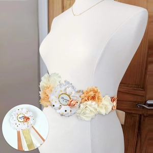 Set di fascia floreale Mommy To Be e spilla Daddy To Be per festa baby shower