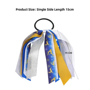 Détail d'élastiques de Noël colorés avec motifs d'élans dorés et rubans de 15 cm de long