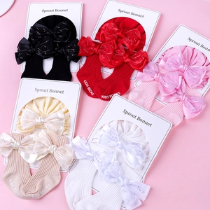 Ensemble Bonnet et Chaussettes Bébé Naissance Tricot Coton Turban avec Grand Nœud en Satin et Strass pour Photographie