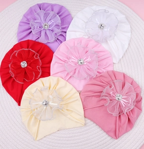 Détails des bonnets turban pour bébé avec fleurs en dentelle et strass en six couleurs