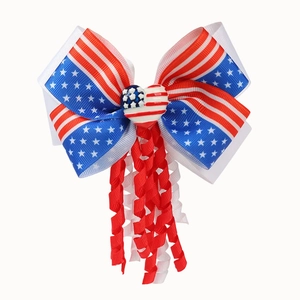 Detail von USA-Unabhängigkeitstag-Schleife mit Sternen Streifen und Spiralbändern