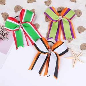 Drie kleurrijke haarkrikken met fonkelende steentjes voor feestelijke kapsels voor dames