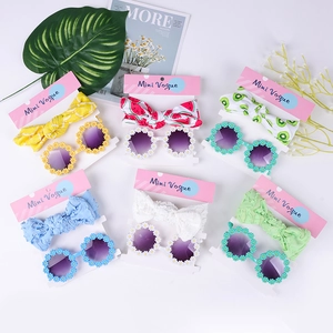 Set di 6 occhiali da sole e fasce con fiocco per bambini in vari motivi a frutti