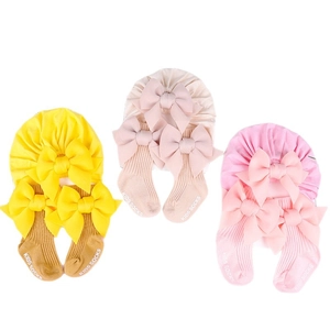 Set berretto e calzini per neonati con grandi fiocchi in giallo e rosa, maglia morbida