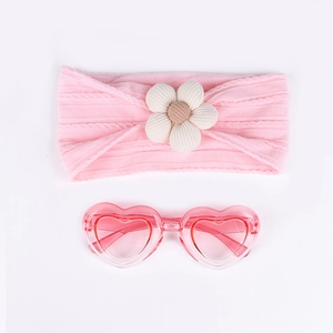 Bandeau à fleurs en tricot rose et lunettes de soleil en forme de cœur bébé