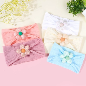 Lot de cinq bandeaux élastiques pour bébé avec fleurs en tissu souple de couleurs pastel
