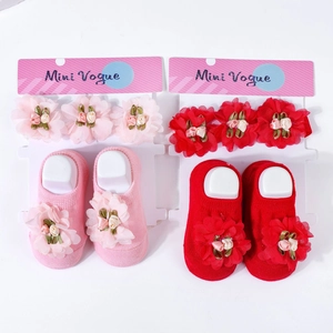 Baby flower headband and non-slip cotton socks gift set in pink and red floral styles