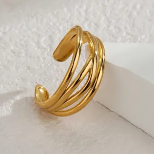Anello aperto multistrato unico in acciaio inossidabile placcato oro dal design minimal
