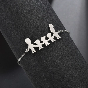 Minimalistisches Armband mit fünfköpfigem Familiensilhouetten-Motiv aus Edelstahl