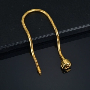 Pulsera de cadena de serpiente de acero inoxidable dorado con cierre de enchufe