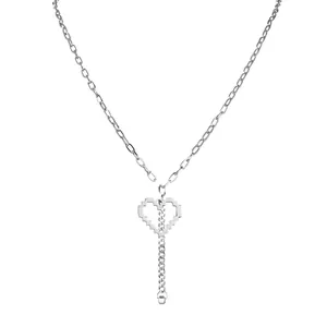 Collana con Pendente a Cuore Pixellato in Acciaio Inossidabile Minimalista Catena a Cuore Cavo Stile Industriale Y2K Gioielli Donna