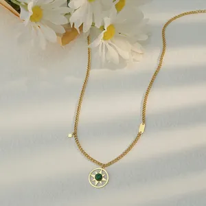 Collier soleil vintage plaqué or 14K avec pierre malachite verte et décor de marguerites