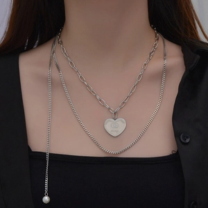 Collier double épaisseur en acier inoxydable avec pendentif cœur et perle d'eau douce