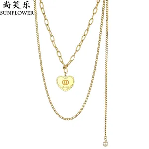 Collier Pendentif Cœur Multicouche en Acier Inoxydable Faux Künstliche Perle Double Chaîne Bijoux pour Femmes Style Minimaliste