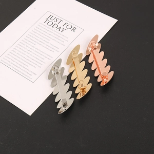 Set di 3 fermagli per capelli ondulati in lega nei colori oro, argento e oro rosa lucido