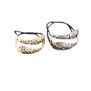 Set di elastici per capelli con ciondoli in metallo martellato color oro e argento