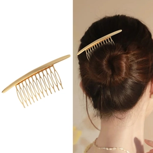 Peigne à Cheveux Minimaliste en Alliage Électroplaqué Branche de Pin Courbée pour Femme Accessoire de Coiffure Métallique Brillant