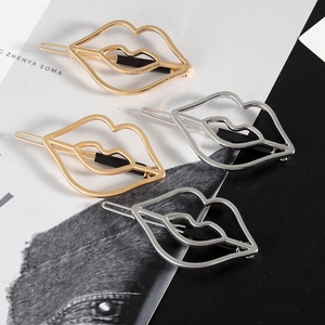 Hollow lip shaped metal hair clips in gold and silver finish for women's hair styling