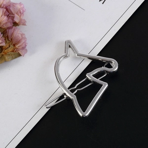 Minimalist silver alloy cat shaped hair clip with polished finish and snap fastener