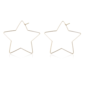 Boucles d'oreilles créoles étoiles évidées en métal doré avec finition polie brillante