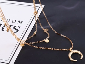 Dreilagige böhmische Goldhalskette mit Mondsichel-Anhänger und Scheiben-Charms für Damen