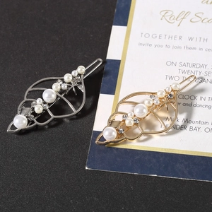 Pinces à cheveux feuilles évidées élégantes avec perles et strass en finition or et argent