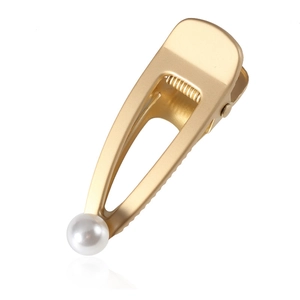 Matte gold hollow metal hair clip featuring an elegant white pearl accent on a duckbill clip