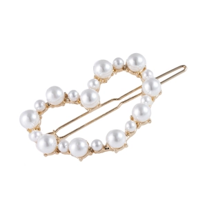 Pince à cheveux élégante en forme de cœur doré avec perles blanches et strass brillants