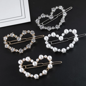 Élégant lot de 4 pinces à cheveux creuses en forme de cœur avec perles et strass