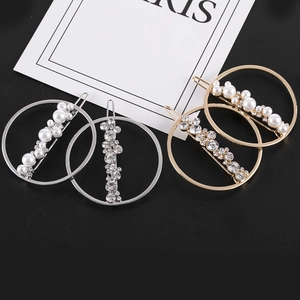 Barrettes rondes géométriques élégantes avec perles et strass en finitions or et argent