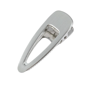 Barrette à cheveux minimaliste en métal argenté mat avec finition brossée