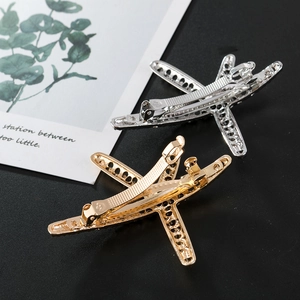 Barrettes à cheveux minimalistes dorées et argentées au design élégant en métal