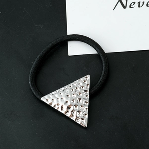 Élastique à cheveux triangle argenté texturé avec cordon noir haute élasticité