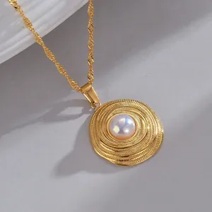 Halskette mit unregelmäßigem Perlenanhänger, Goldwellentextur und Wasserwellenkette