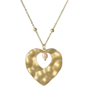 French Vintage Hammered Hollow Heart Pendant Necklace For Women Stainless Steel Gold Bead Chain With Artificial Pearl Elegant Jewelry